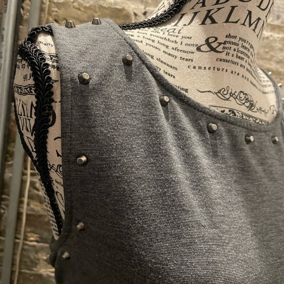 Target Gray Wide Shoulder Top w/Waist Ruffle & Hardware Accents Size XL - Picture 5 of 7